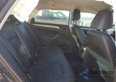 2017 Volkswagen Passat R-Line z USA, uszkodzony, nr VIN 1VWDT7A31HC015687